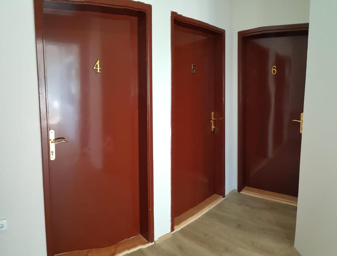Tabacco Rooms Obrenovac  エクステリア 写真