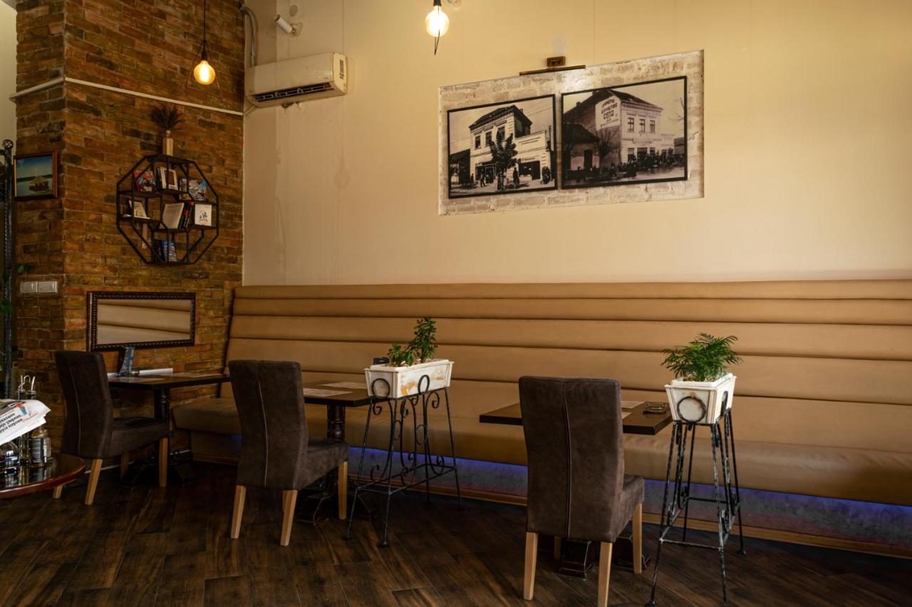 Tabacco Rooms Obrenovac  エクステリア 写真