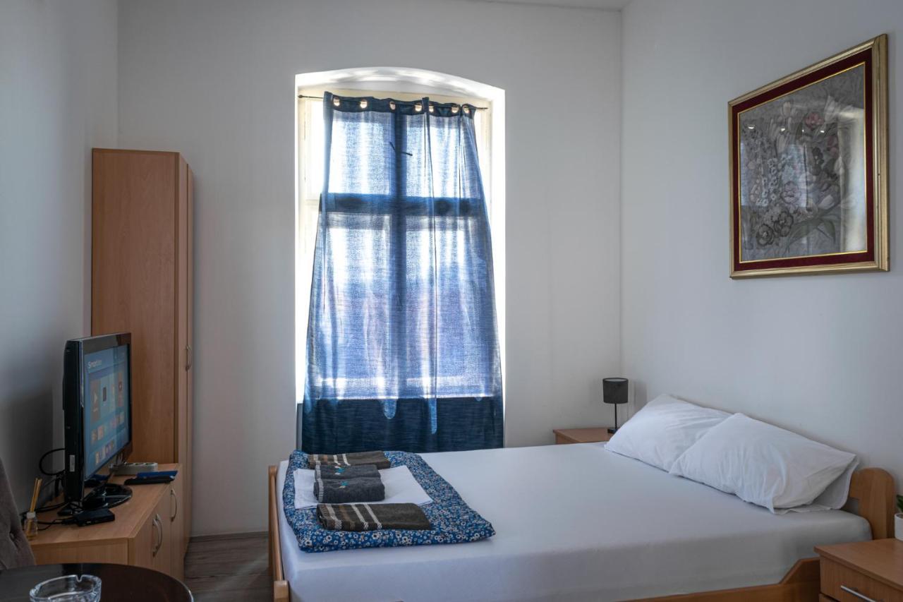 Tabacco Rooms Obrenovac  エクステリア 写真