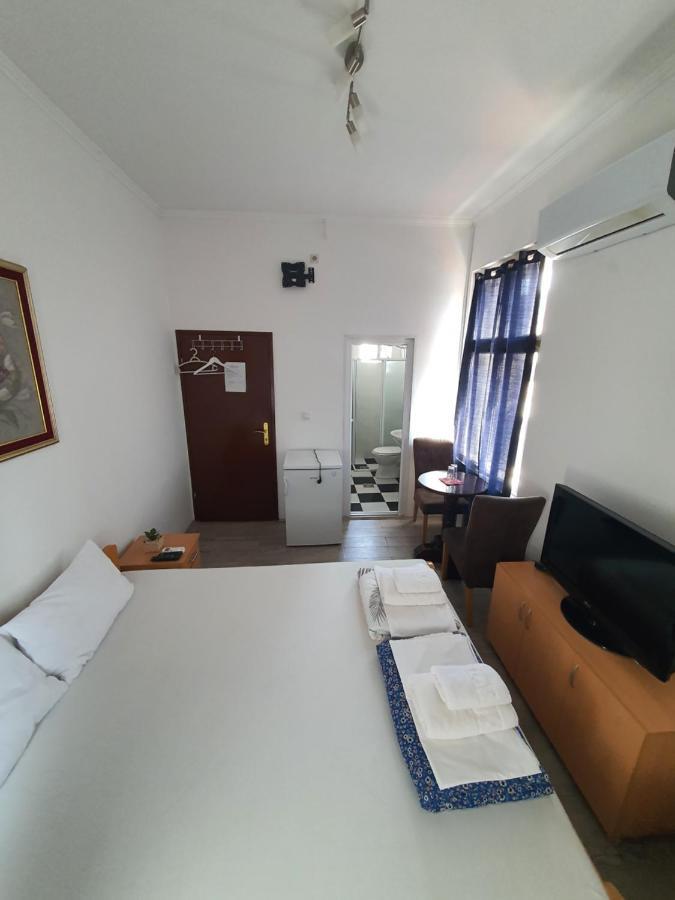 Tabacco Rooms Obrenovac  エクステリア 写真